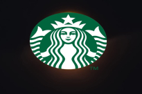 ستاربكس تخسر 11 مليار دولار وسط حملات مقاطعة وإضرابات